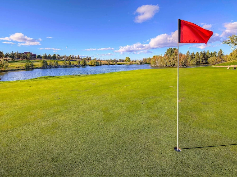 Refined 3BR Golf Resort Condo 3 Bedrooms 2 Bathrooms Condo