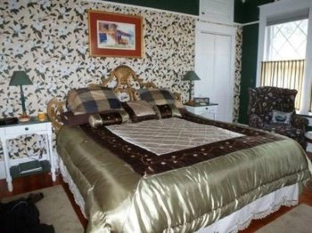 Pine Gables of Aberdeen Bed & Breakfast