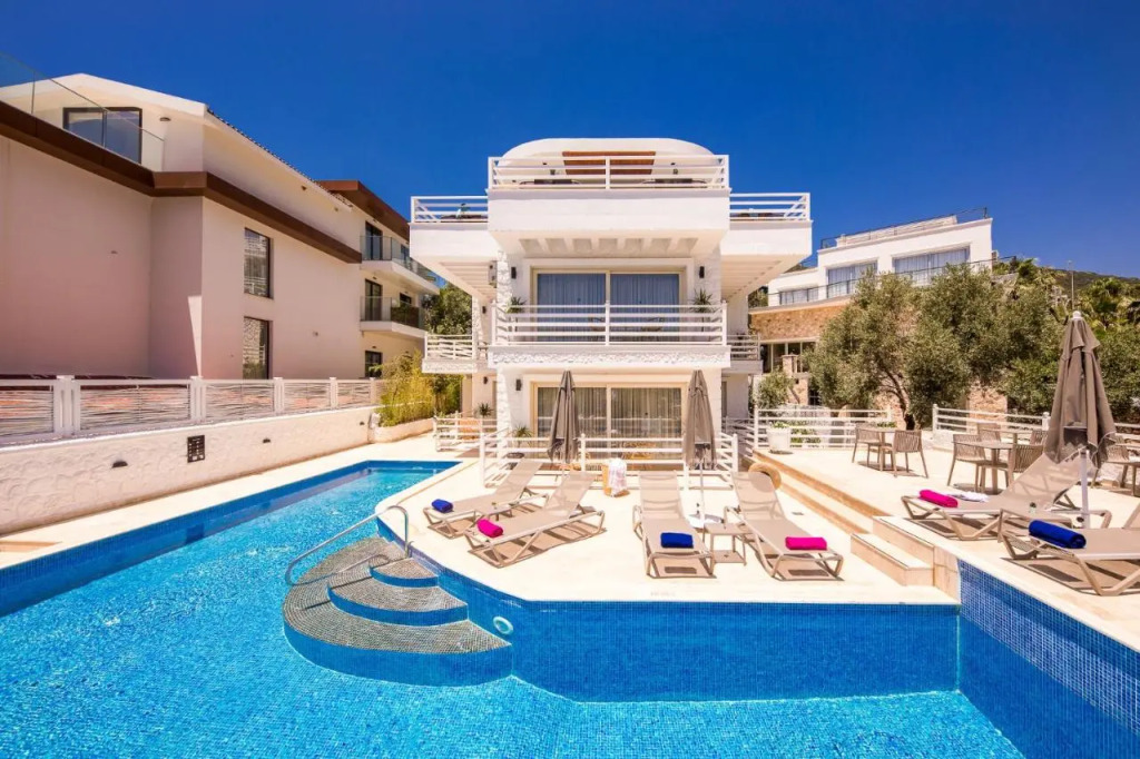 Kalkan Saray Suites Hotel