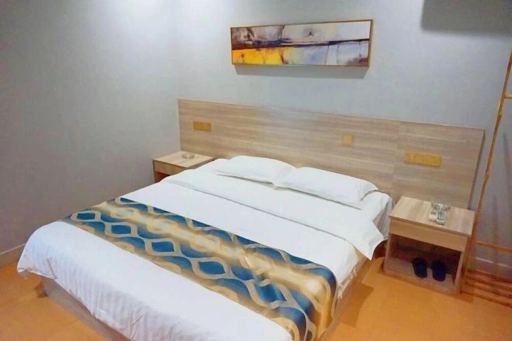Huguang Hostel