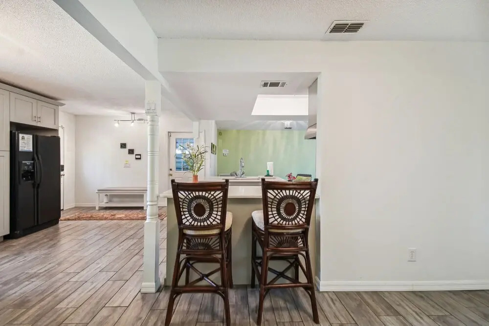 TRANQUILITY. Gated Estate Home. Privacy.