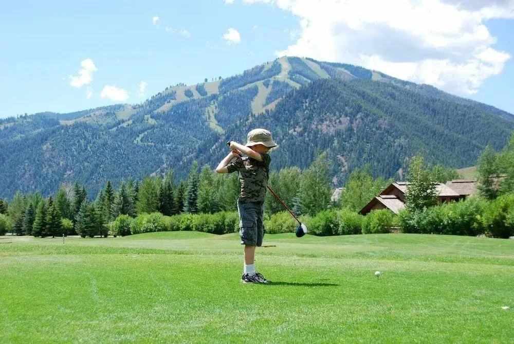 Corrock Style - Luxury Hot Tub Home Near Ski Lifts & Downtown Ketchum