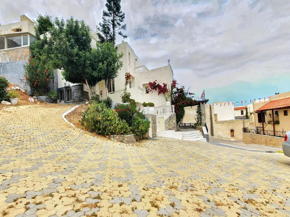 Beautiful and Spacious Room near Cretan Sea