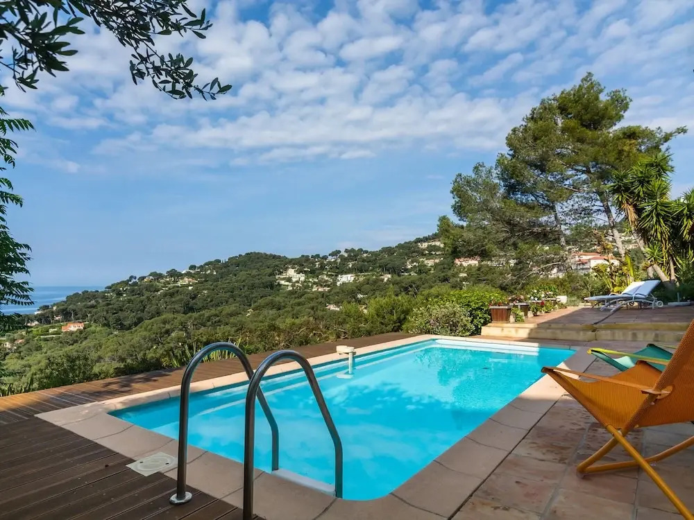 Villa in Hyères near Beach & Pool