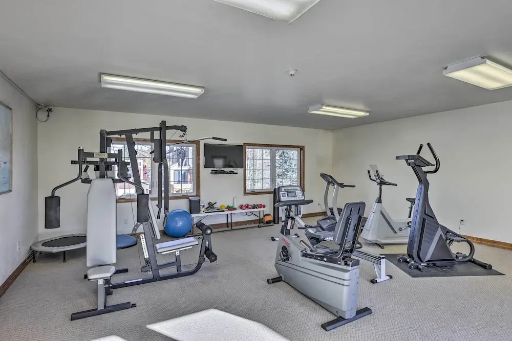 Frisco Condo w/ Balcony: 7 Mi to Copper Mountain!