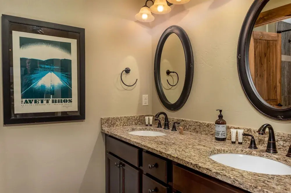 New Listing! Mountain-view Lodge W/ Fireplace And Hot Tub 4 Bedroom Cabin