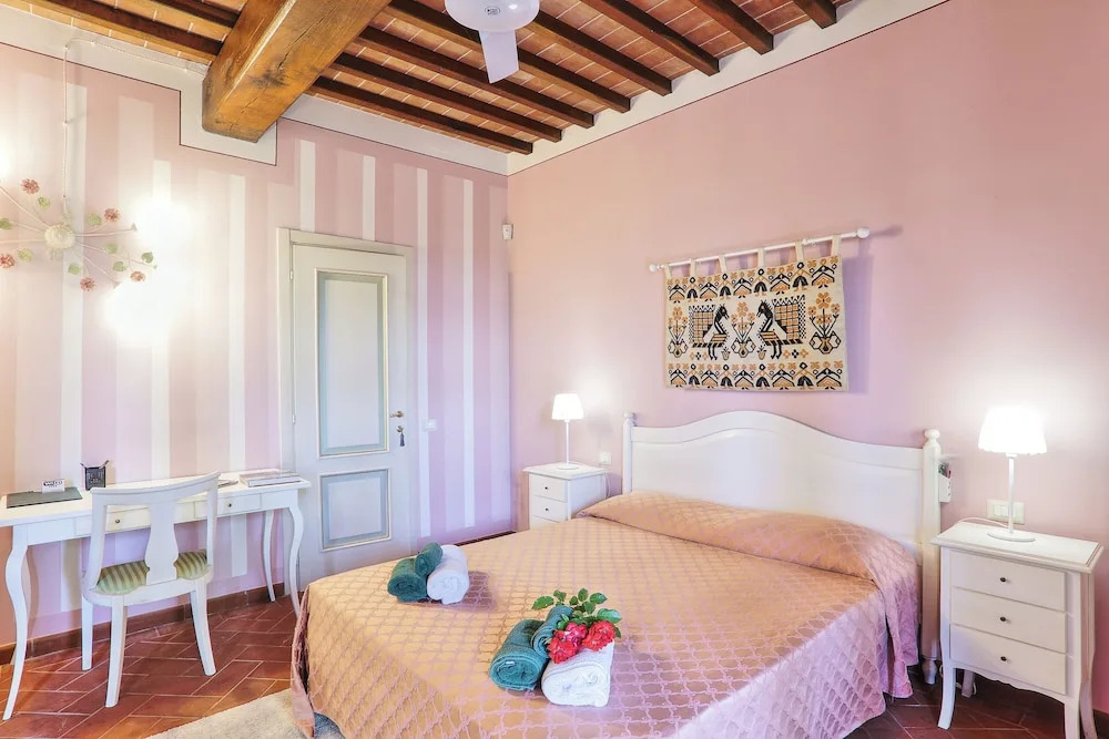 Luxury Villa in Tuscany with Pool near Pisa and Florence - Sixe Bedrooms 12 pl