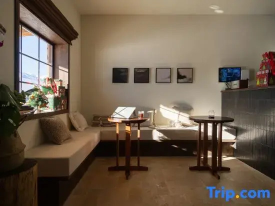 The homestay in the grass and wood fields(Sunset Platform Store)