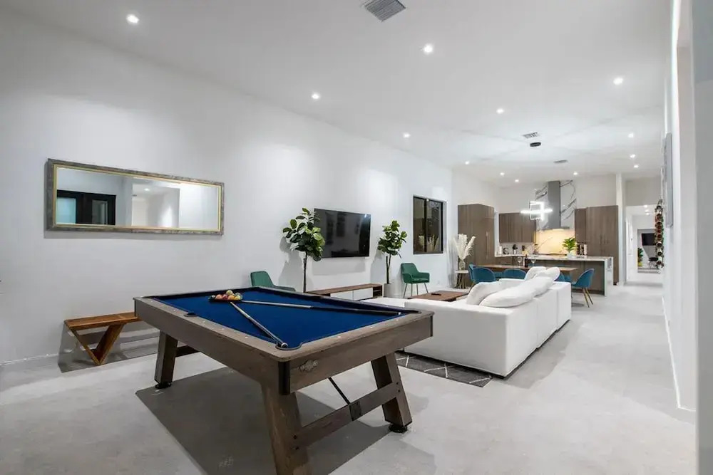 Villa Milan - Billiards Terrace w Grill Smart TV, Miami