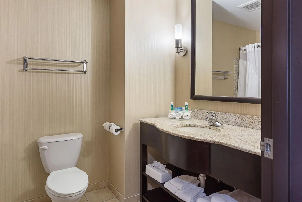 Holiday Inn Express Hotel & Suites Byram by IHG