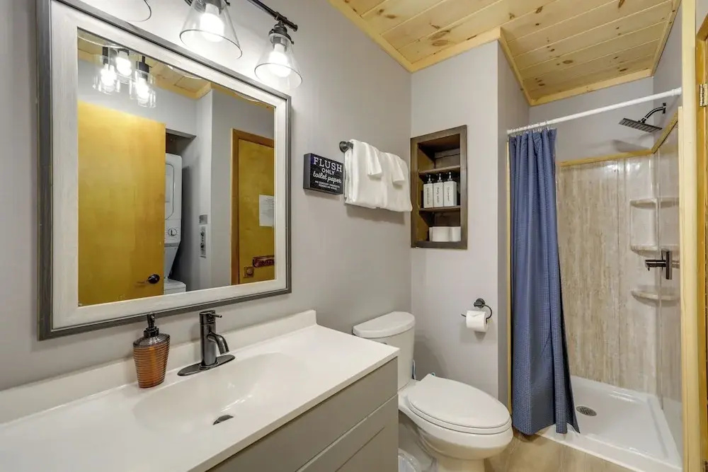Hot Tub & Pet-Friendly! Gatlinburg Resort Cabin