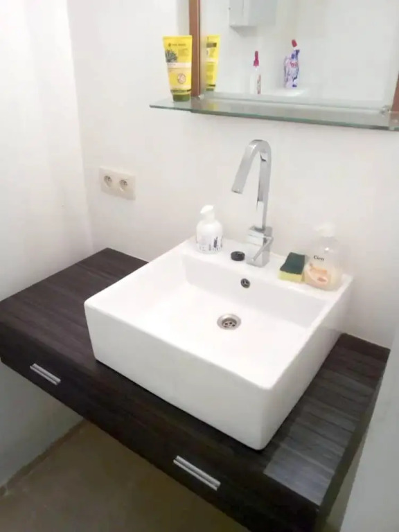 Apartment with 2 Bedrooms in Waterloo, with Wifi