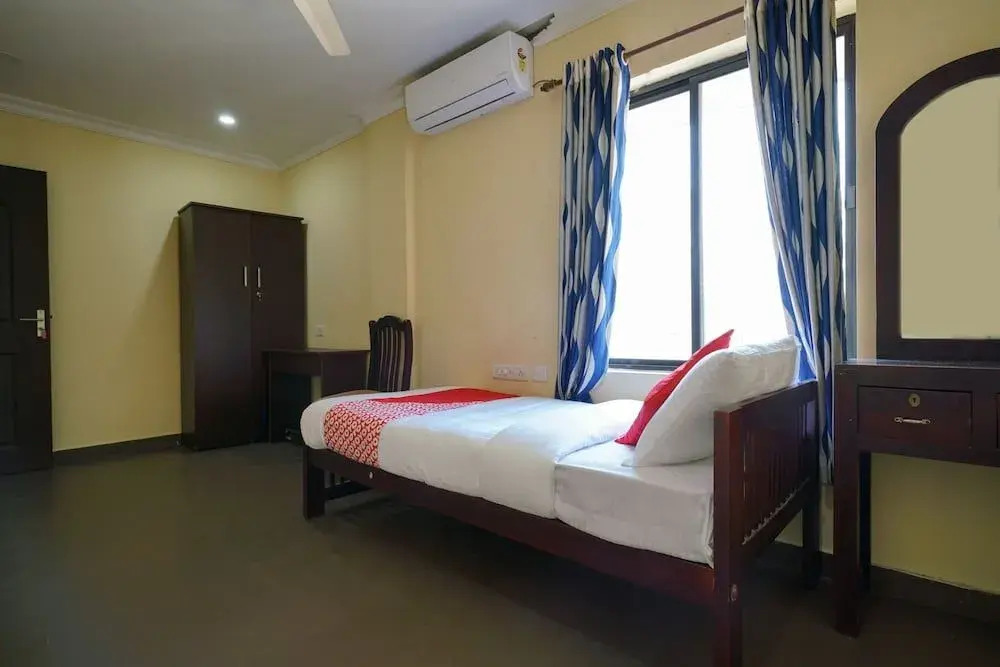 OYO 4280 The City Gate Residency