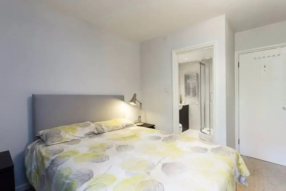 3 Bedroom Flat Near Whitechapel