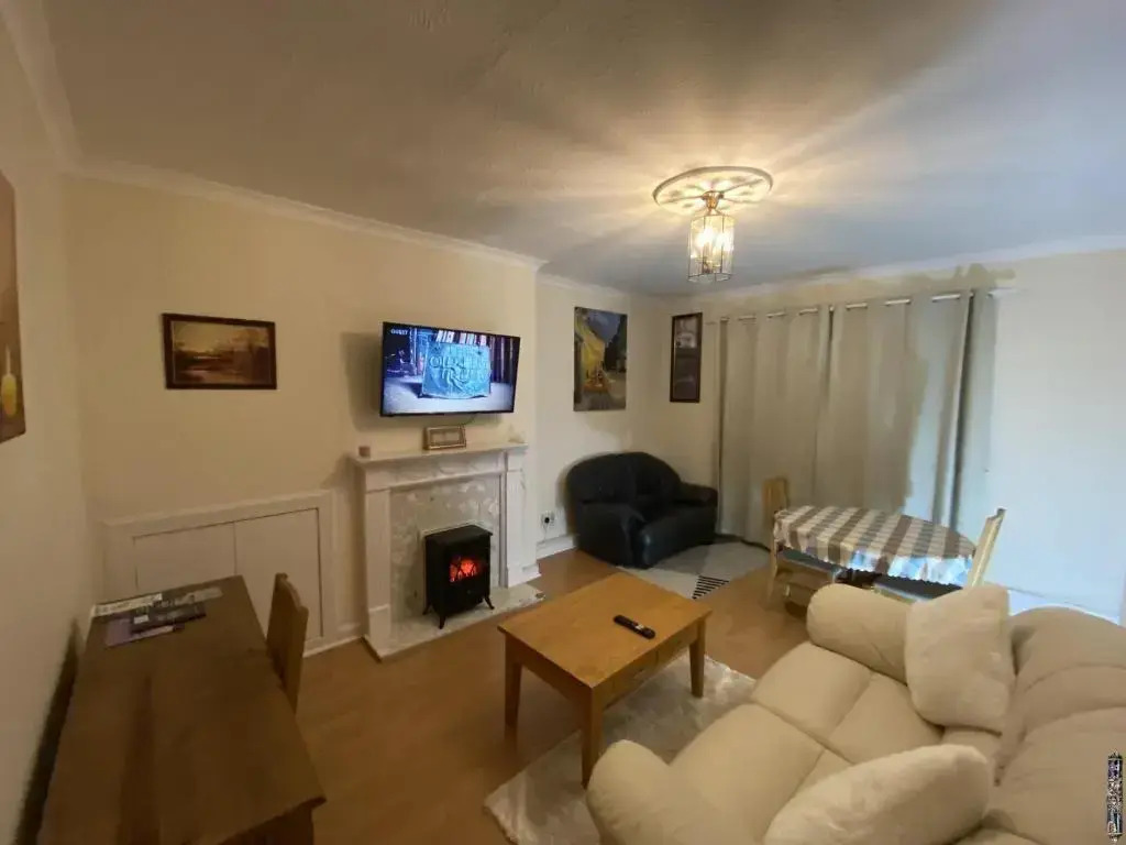 Private Lounge And Double Room