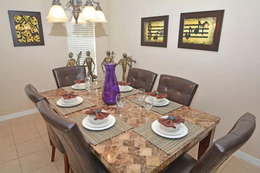 919DP Dorset Manor 4 Br home by RedAwning