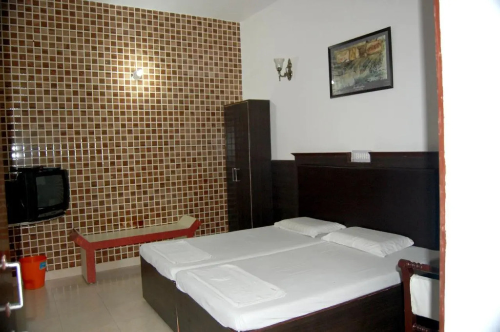 Hotel Sidhartha Walking Distance From TajMahal
