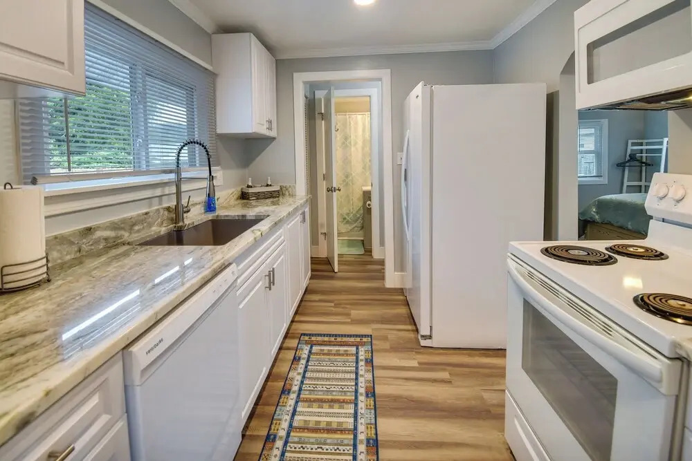 Walk to Beach: Hampton Home w/ Grill!