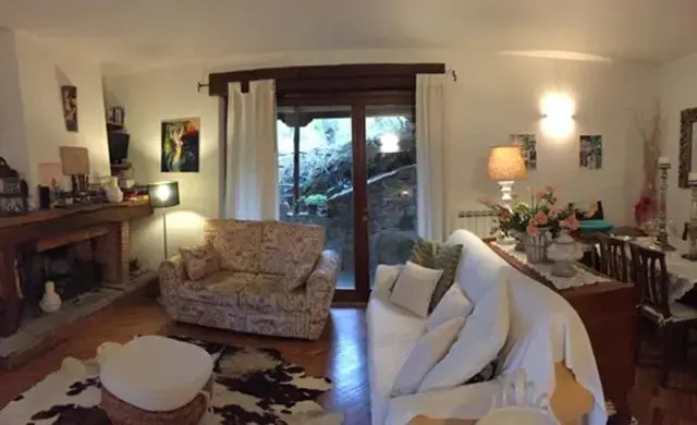 casa intera giardino e piscina