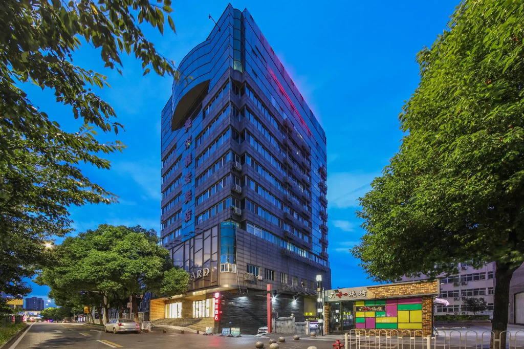 Elan Inn Wuhan Sports University