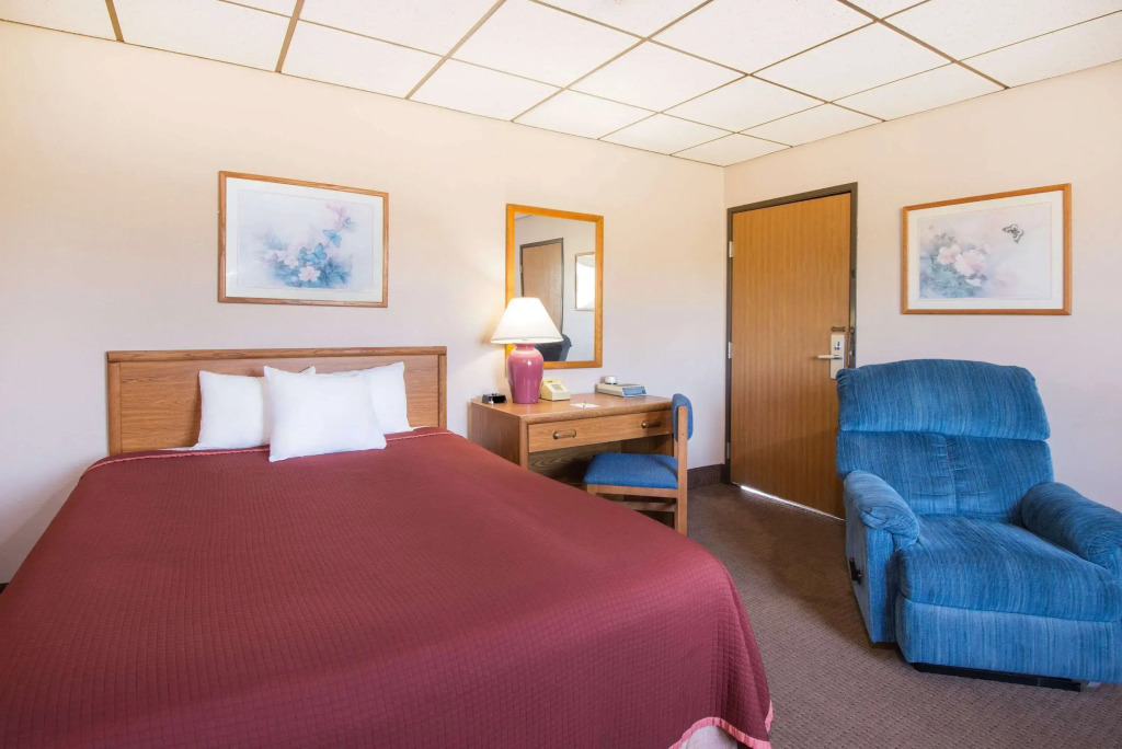 Super 8 by Wyndham Abilene KS