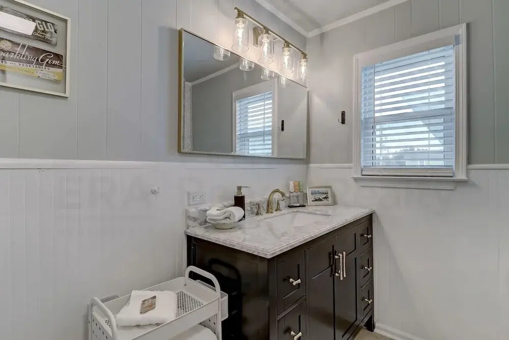 343 N Fletcher Ave B-upstairs 3 Bedroom Home by Redawning