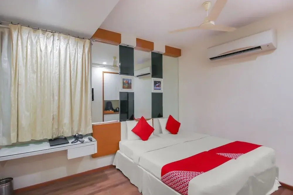 OYO 18335 Flagship Eaglewood Hotels