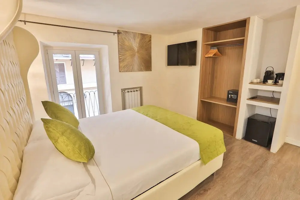 Grottini Luxury Suites ~ Pantheon