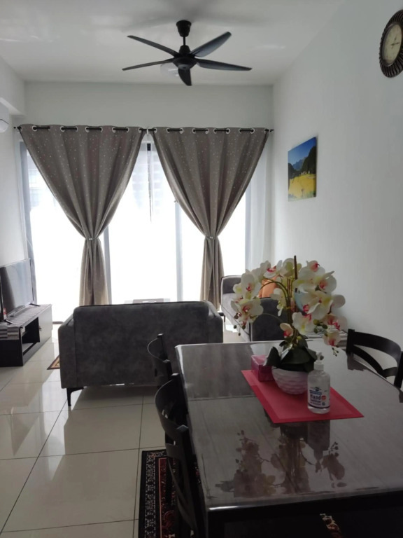 Homestay2 KL KLCC Ampang, entire Condo, Balcony, 5-10 min to Zoo, Keramat Setiawangsa Pandan Cheras, 2-7px, Pool anytime, 2free indoor parking, Cooking, Washer, Strong wifi, view Genting