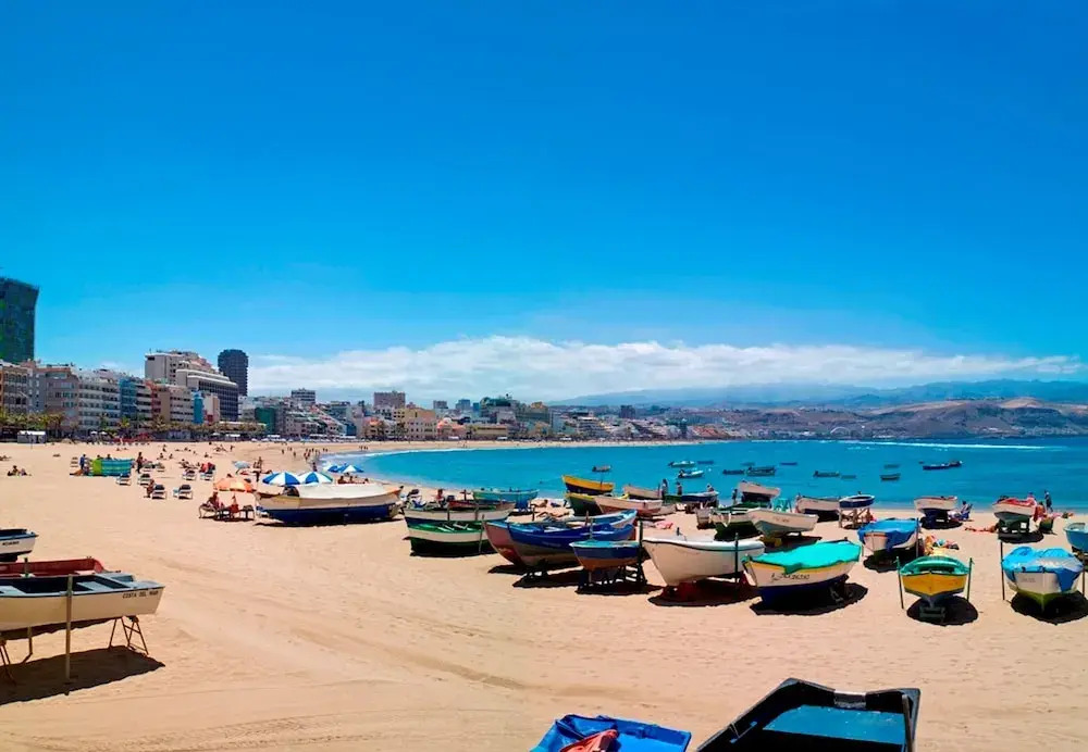 Apt in the city close to the beach GC44 (Adults only)