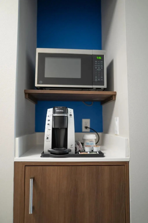 Holiday Inn Express & Suites - Lake Forest by IHG