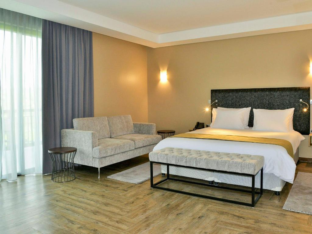 EPIC Hotel & Suites
