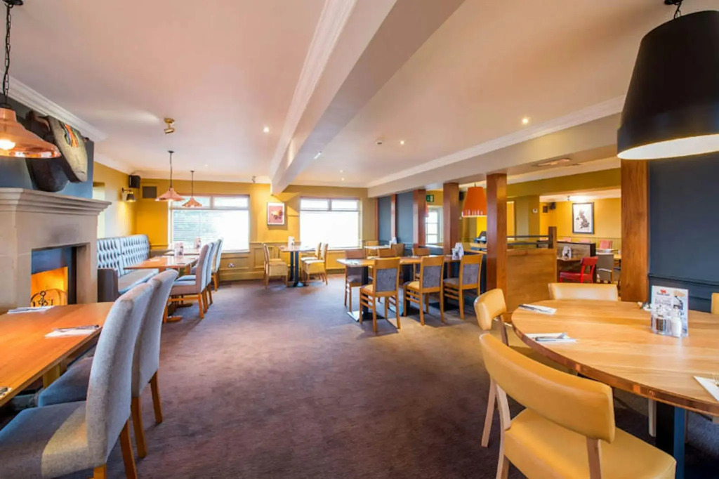 Premier Inn St. Neots - Colmworth Park