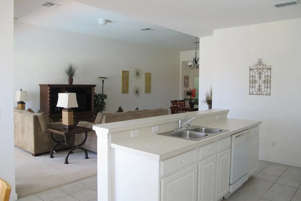 Windsor Hills 7735