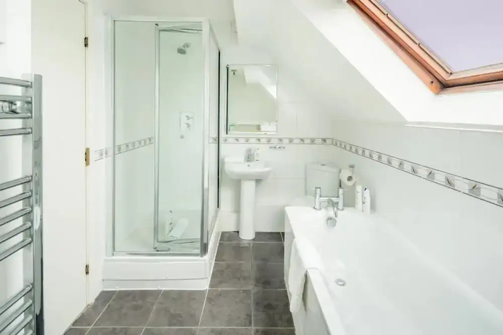 Beautiful 2bed House 6mins to Tube 2mins to Thames