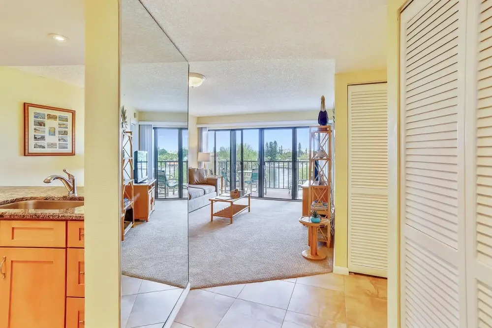 Land's End 404 Building 1 Top Floor/many Updates/amazing View!
