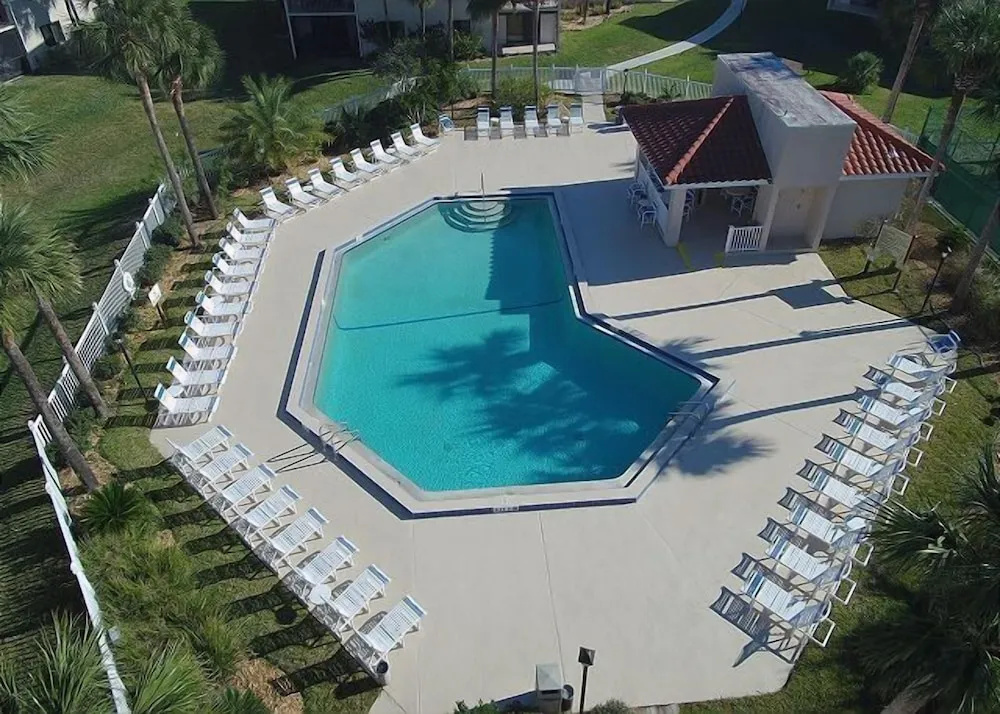 2 Bed, 2 Bath, Upgraded, Ocean & Pool View - Ocean Village Club O25
