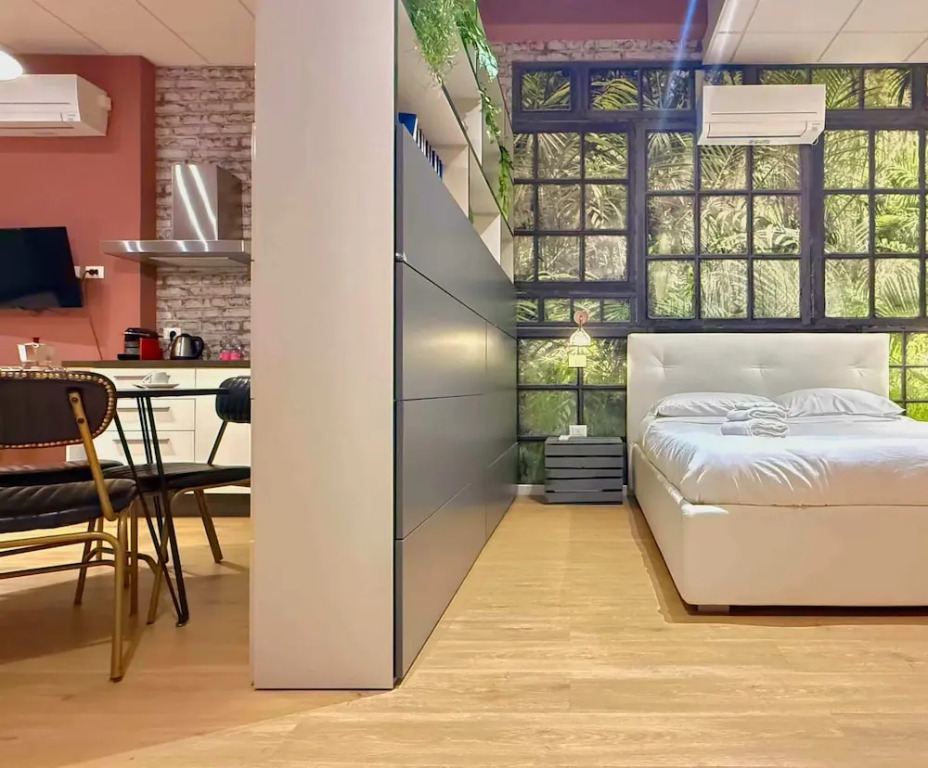 Loft Enrico Modern City pad in Historic Bologna