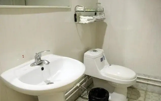 Shuangjie Hostel