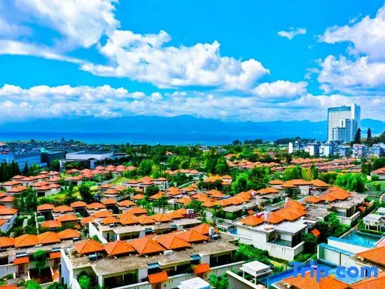 Jiamu  Villa  in  Fuxian  Lake