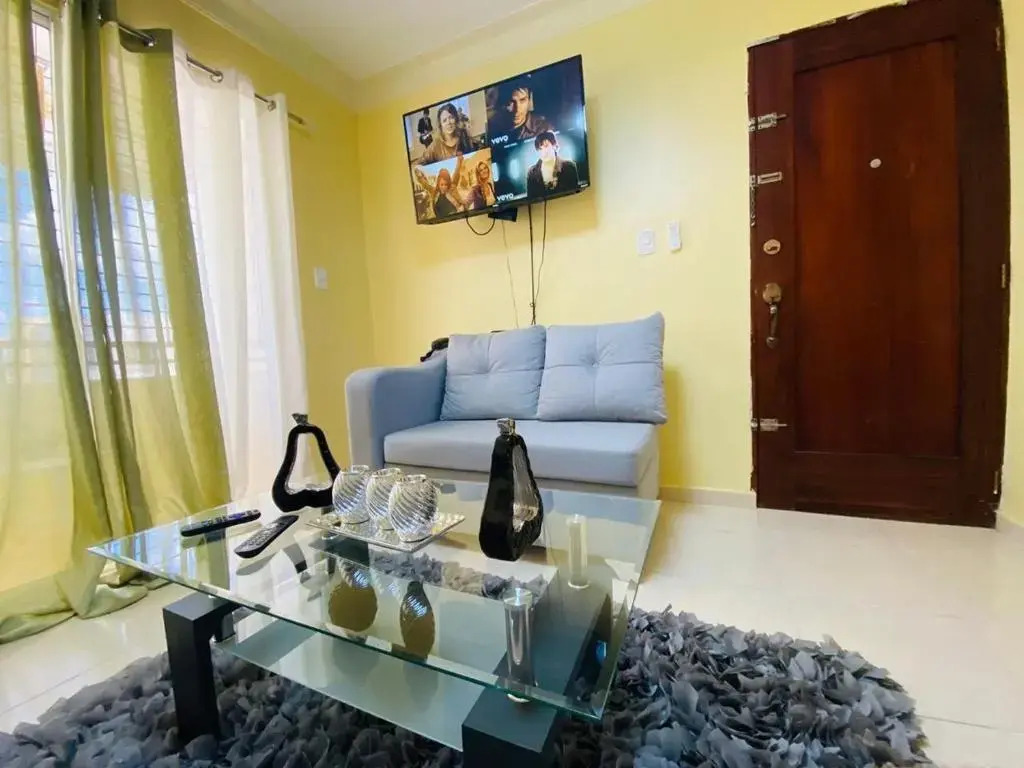 Tres 3-Habitaciones Con Sus Aires Apartamento Amueblado,Zona Tranquila Cerca de Todo SantiagoRD