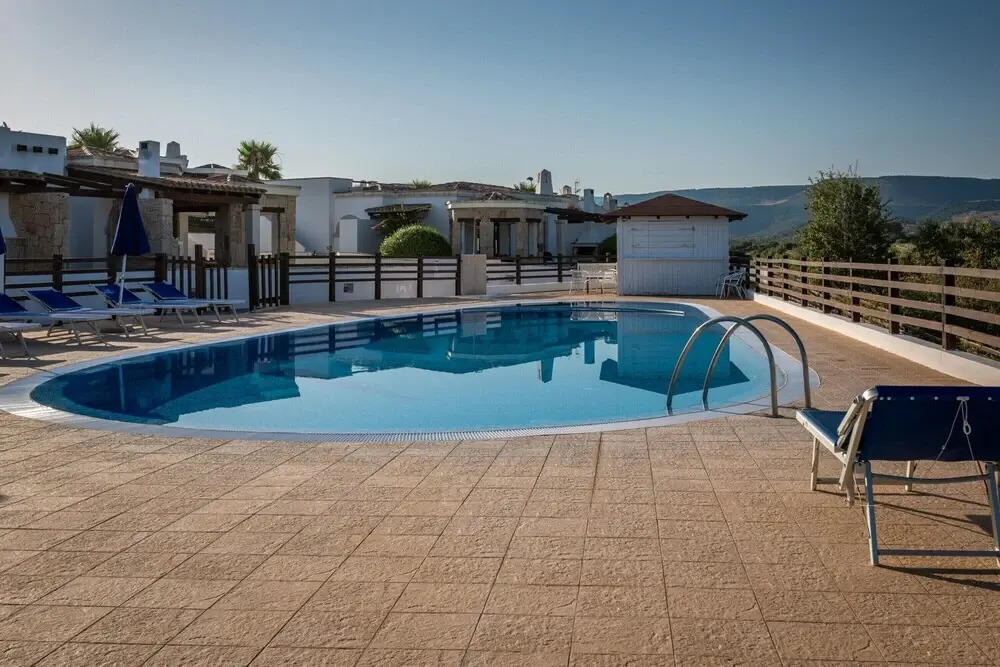 Vista Blu Villa With Shared Pool