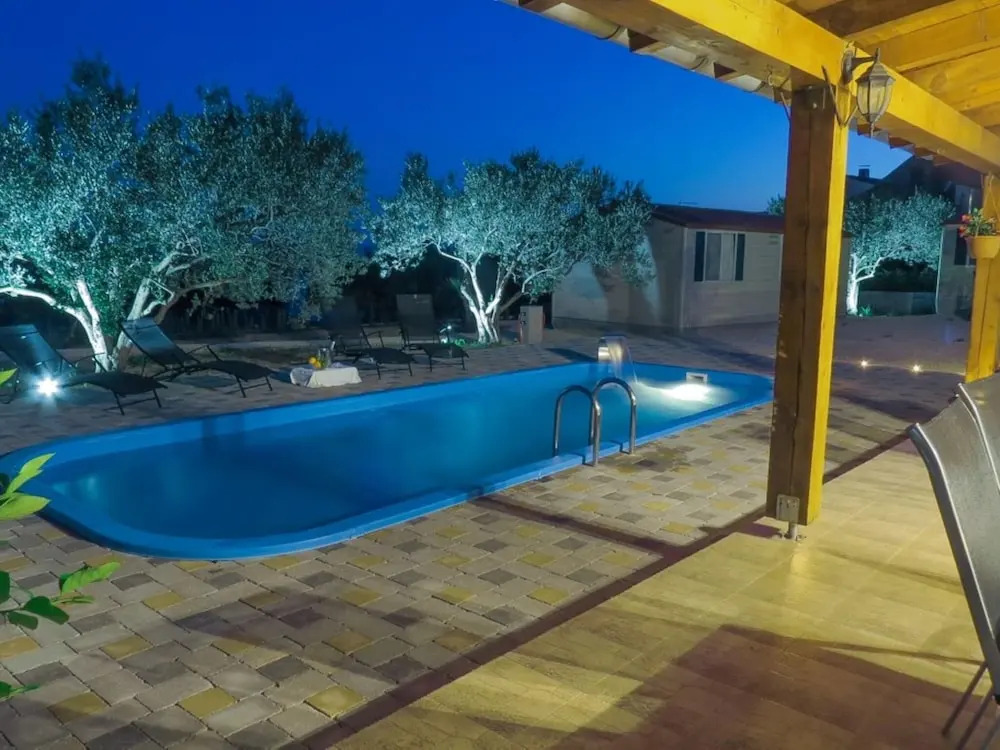 Captivating Holiday Home in Pakostane With Swimming Pool