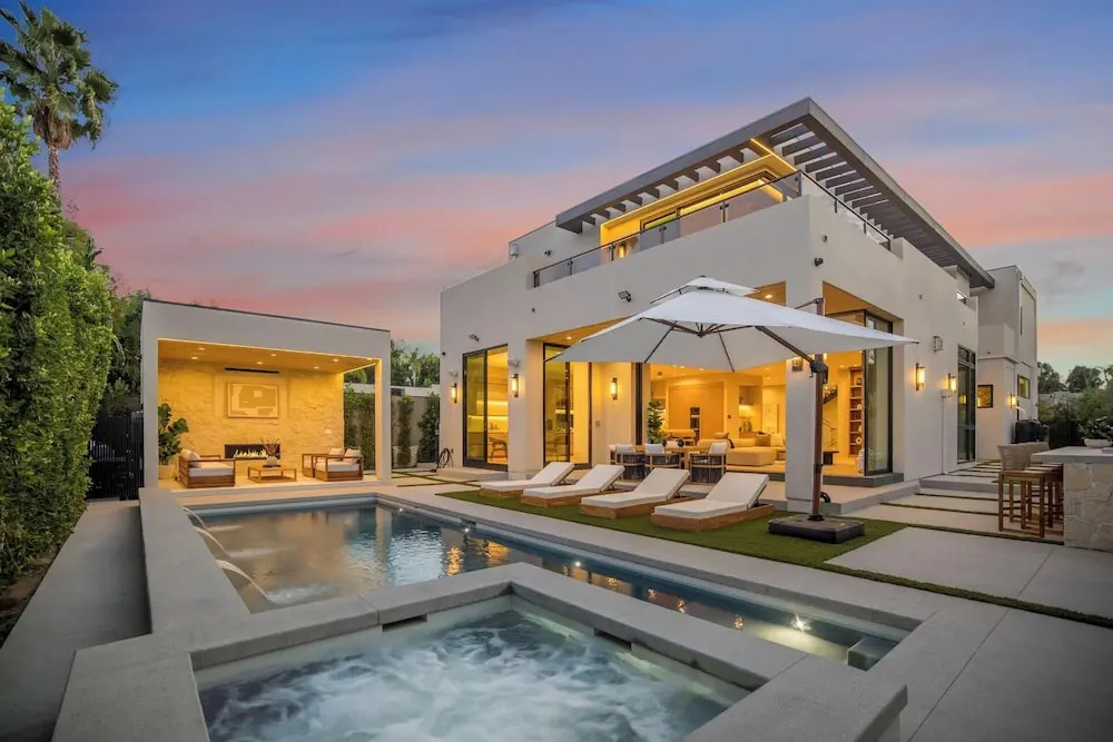 Amestoy Modern: Stunning 4BR Estate With Theater & Gym