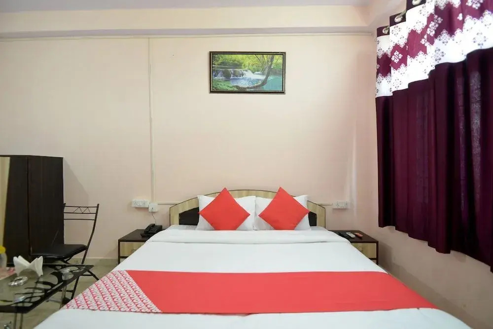 OYO 18515 Hotel Jal Mahal Jhalak Palace