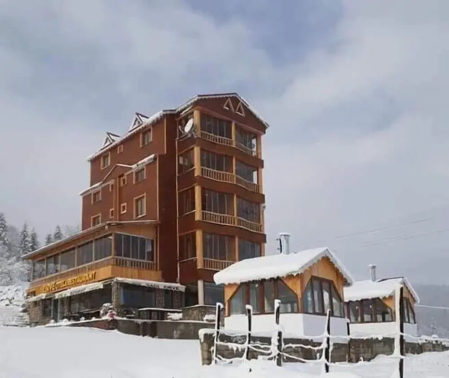 Sisdagi Zirve Otel