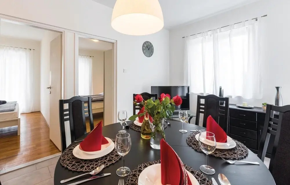 Beautiful Apartment in Porec With 3 Bedrooms