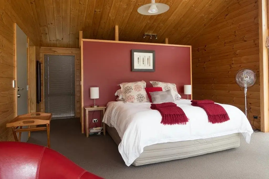 Astelia Lodge