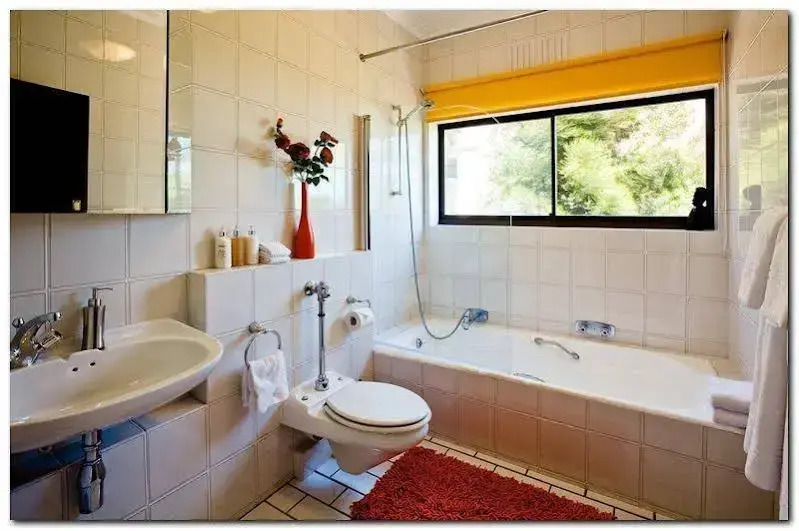 Bayview Penthouses and Rooms