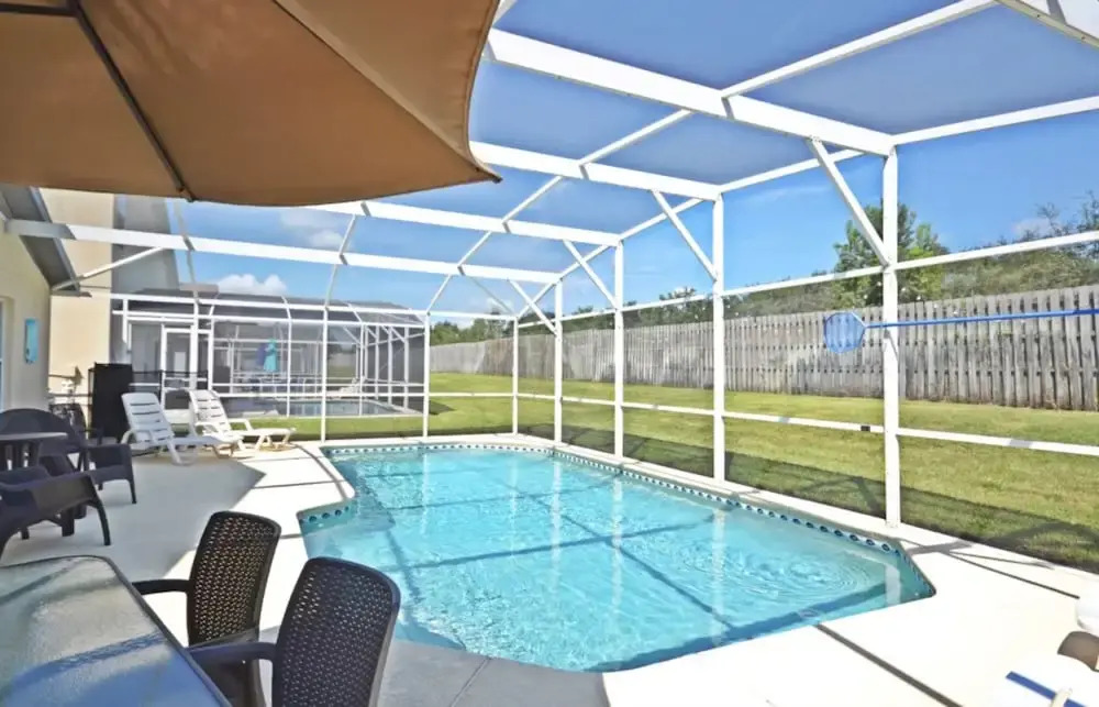 Hampton Lakes 215824